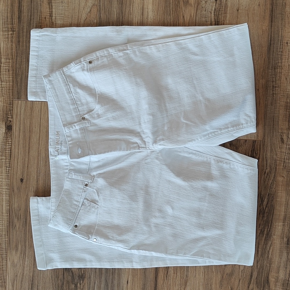EUC Chico's white ankle jeans - Picture 1 of 6
